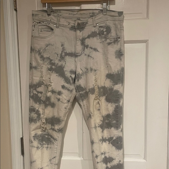 Tie-Dye Skinny Jeans - Picture 3 of 11